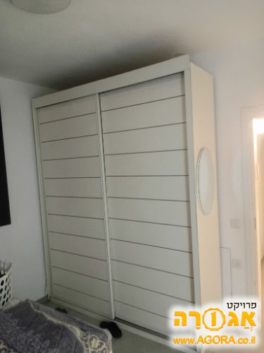 ארון בגדים יפה מאד