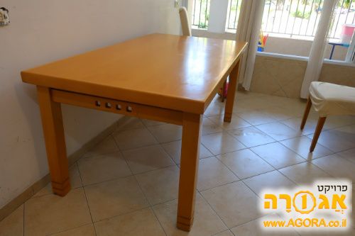 שולחן אוכל
