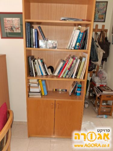 כוננית לספרים
