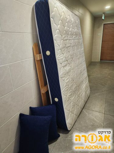 מיטה ובסיס מיטה