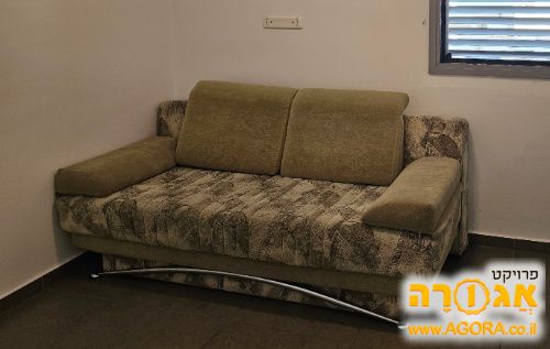 ספת אירוח נפתחת בצבע בז'