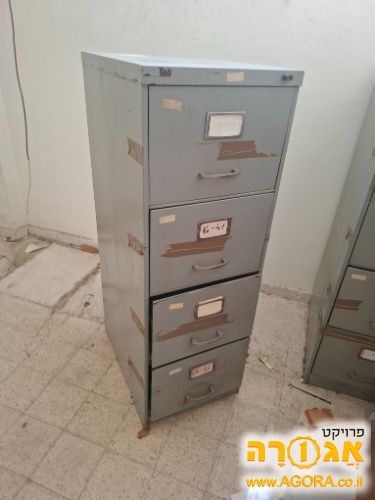 שידת מגירות ממתכת לאיסוף ממשרד בתל אביב