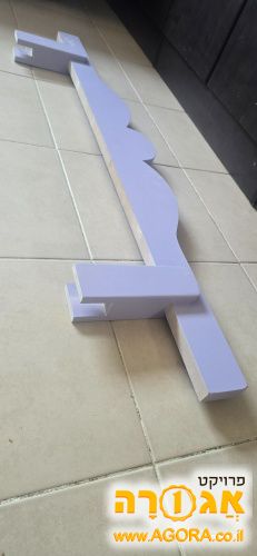 מעקה למיטה