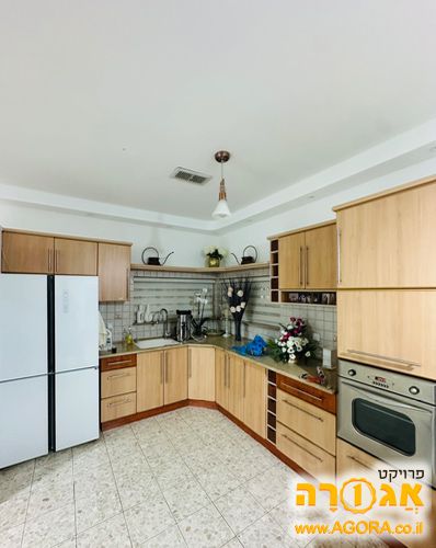ארונות מטבח, שיש ותנור