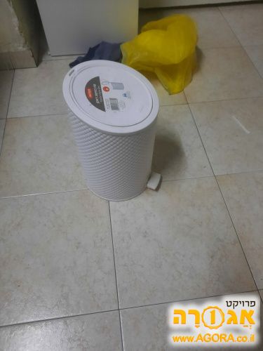 פח אשפה, עם רגלית