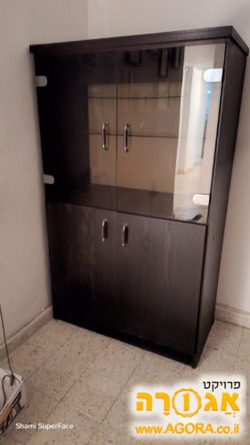 ארון בר משקאות