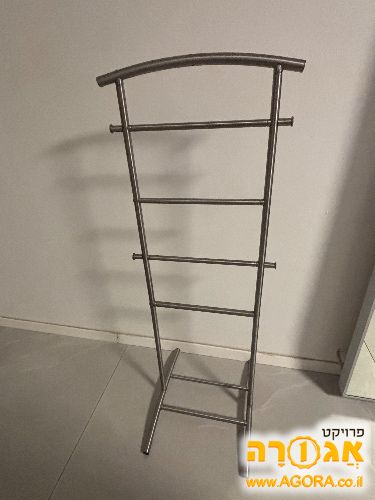 מתלה בגדים