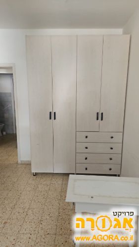 ארון בגדים