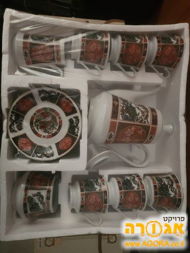 סט כוסות וקומקום לתה