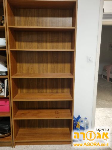 כוננית ספרים