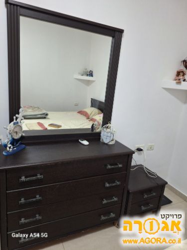 שידת מגירות