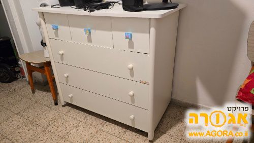 קומודה לבנה