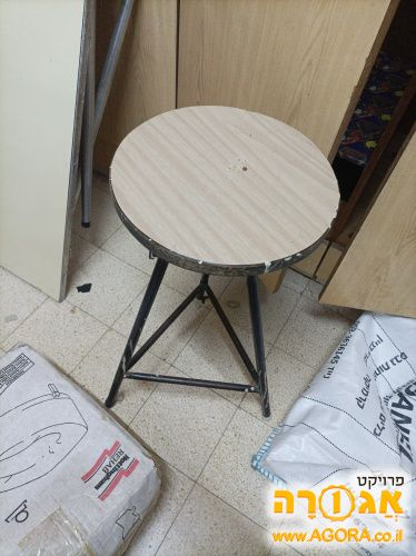 שולחן צד קטן