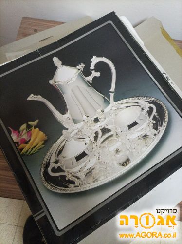 קנקן וכוסות