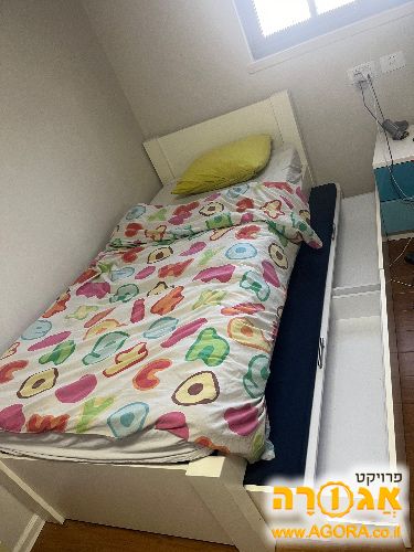 מיטת יחיד