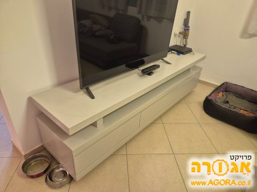 שידת מולטימדיה