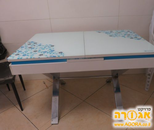 שולחן זכוכית