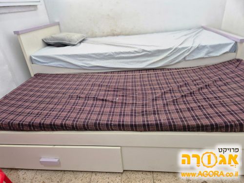 מיטת חבר מעוצבת מנגר מפורקת ומוכנה להובל