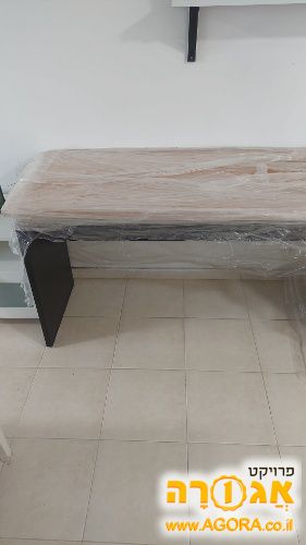 שולחן סטודנט