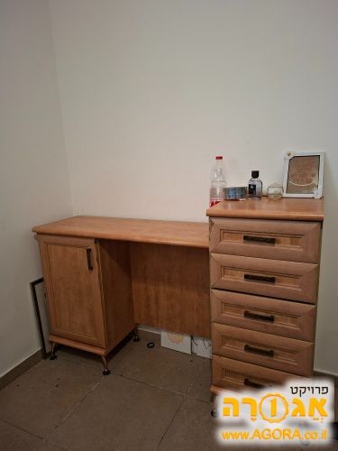 שידת איפור עם מגירות