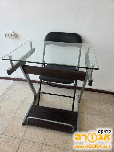 שולחן עבודה קטן