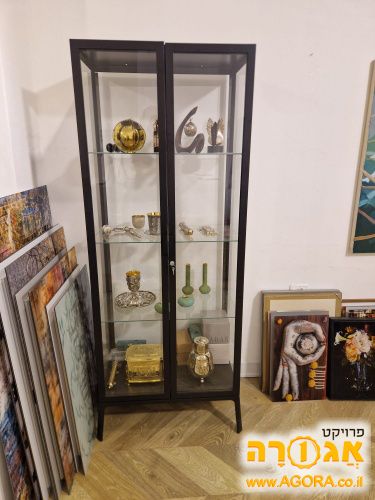 ויטרינה זכוכית של איקאה