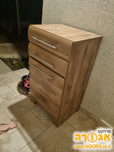 שידת מגירות