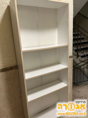 כוננית בצבע לבן - צריכה להימסר היום