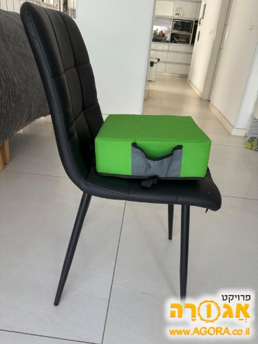 מגביה כסא צבע ירוק