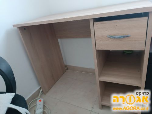 שולחן כתיבה/ מחשב צבע אגוז