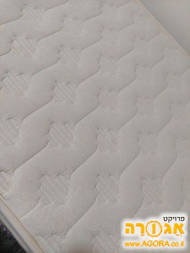 2 מזרונים במצב מעולה למיטה זוגית