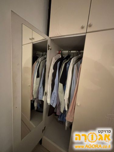 ארון בגדים