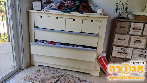 שידת החתלה מרווחת