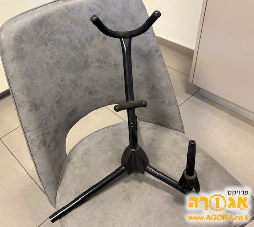 Sax and clarinet stand