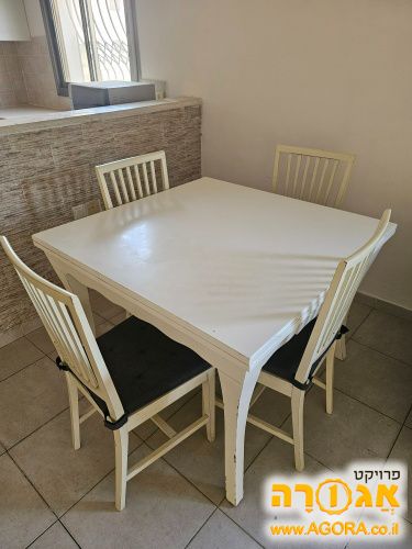שולחן פינת אוכל ו4 כיסאות