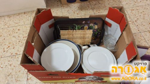 צלחות.סכו"ם ומגש