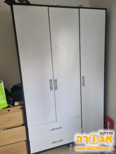 ארון בגדים