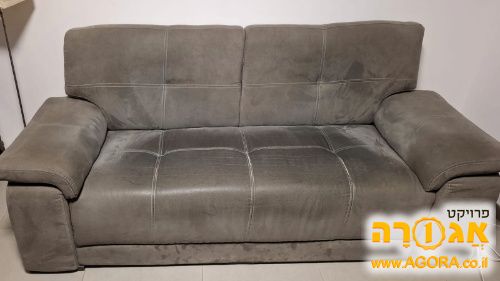 ספה תלת מושבית