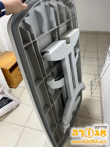 שולחן פלסטיק