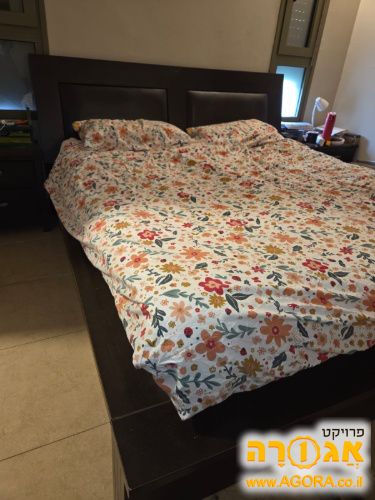 בסיס מיטה זוגית יהודית + 2 שידות תואמות