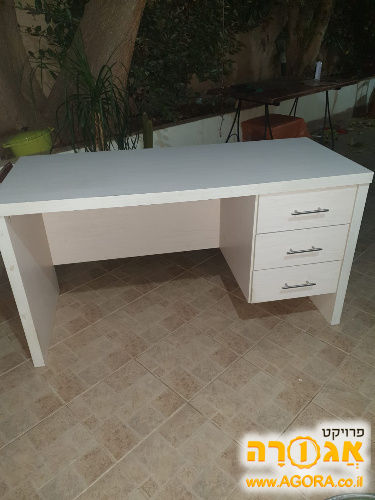 שולחן משרדי
