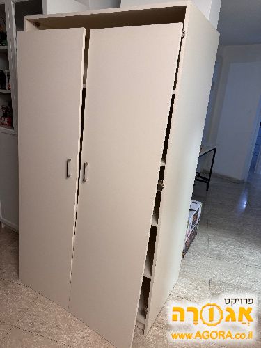 ארון לבן