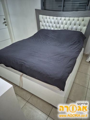 מיטה זוגית