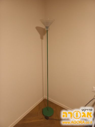 גוף תאורה עומד