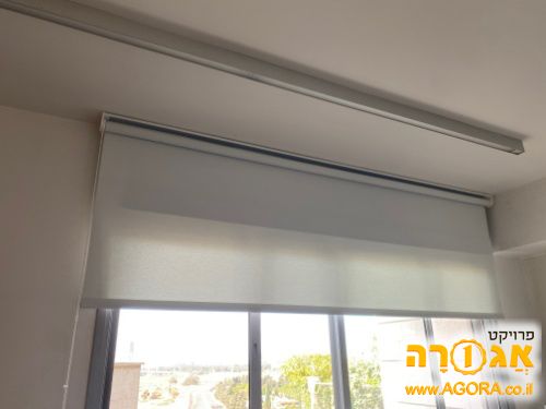 וילון גלילה 2.40