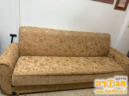ספה נפתחת למיטה עם ארגז מצעים