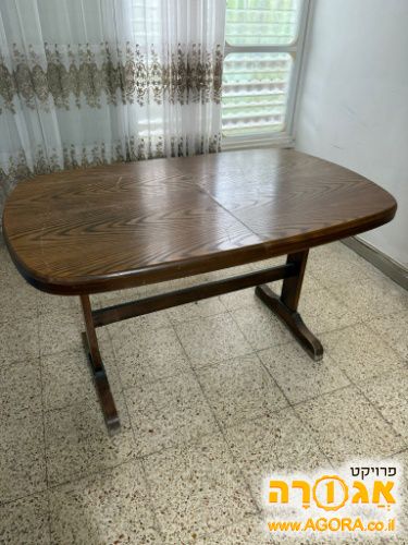שולחן לפינת אוכל עם אפשרות הארכה
