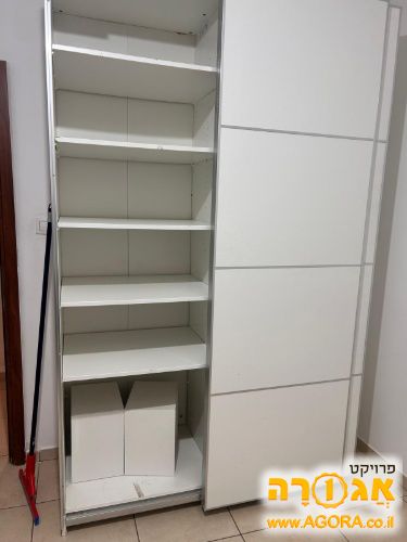 ארון בגדים