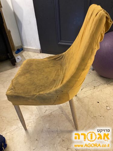 8 כסאות