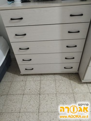 שידת מגירות